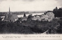 Saint-Cyr-sur-Loire - L'église et la mairie, vue prise des coteaux.