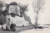 Saint-Cyr-sur-Loire - Le Coq .