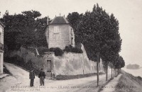 Saint-Cyr-sur-Loire - Le Coq, route nationale d'Angers à Briare.