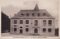 Saint-Cyr-sur-Loire - La Mairie, façade principale.