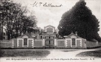 Saint-Cyr-sur-Loire - Ecole d'Apprentis (Fondation Tonnellé) - Façade principale.