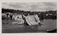 Saint-Cyr-sur-Loire - Destruction du pont Bonaparte, miné par les allemands le 22 août 1944 - photographie originale.