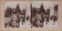 Saint-Cyr-sur-Loire - Photo stéréoscopique - La sortie de la messes (18 x 9 cm).