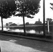 Saint-Cyr-sur-Loire - Photo stéréoscopique sur plaque de verre (10,5 x 4,5 cm) - Le pont Bonaparte - Détail (4 x 4 cm).