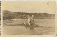 Saint-Cyr-sur-Loire - Destruction du pont de Fil, miné par les allemands le 22 août 1944 - photographie originale.