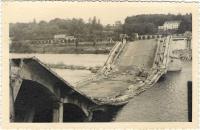 Saint-Cyr-sur-Loire - Destruction du pont de St Cyr, miné par les allemands le 22 août 1944 - photographie originale.